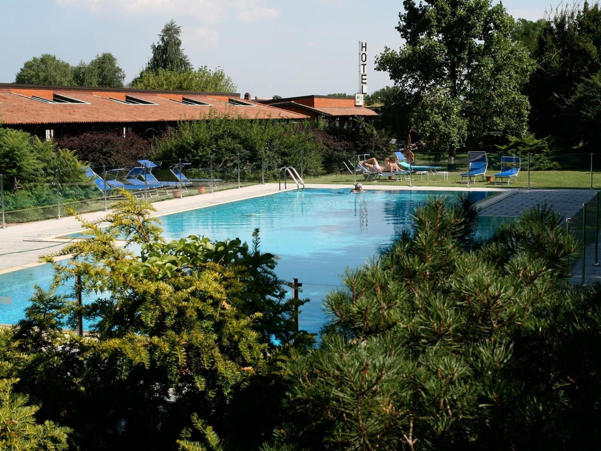 Golf Hotel Lainate Exteriér fotografie