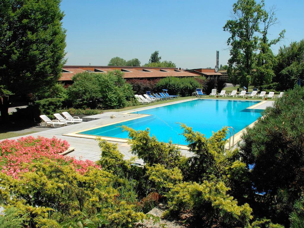 Golf Hotel Lainate Exteriér fotografie